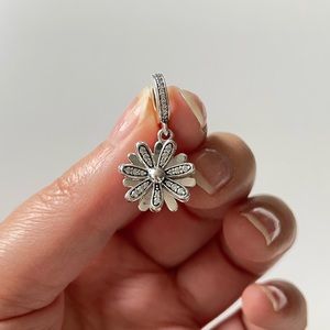 🌸 Pandora Daisy Dangle Charm